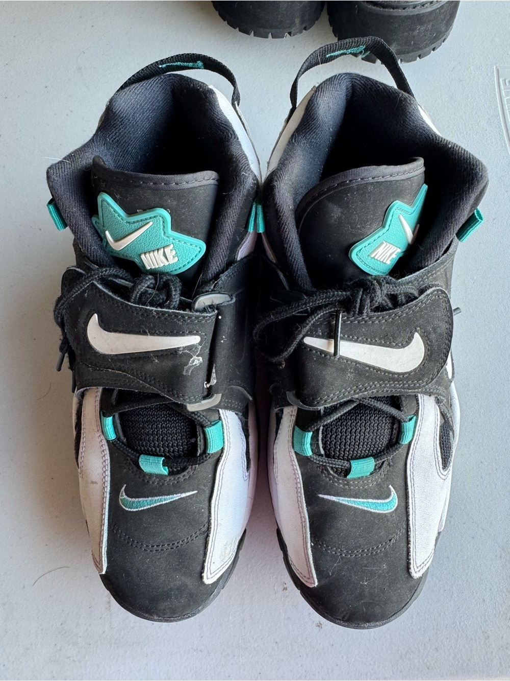 Nike Air Barrage Black and Teal Strap Sneakers